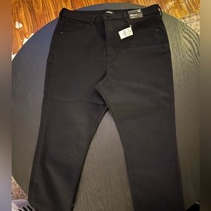 NWT Express skinny super high rise black skinny jeans. Women’s size 14S(short)